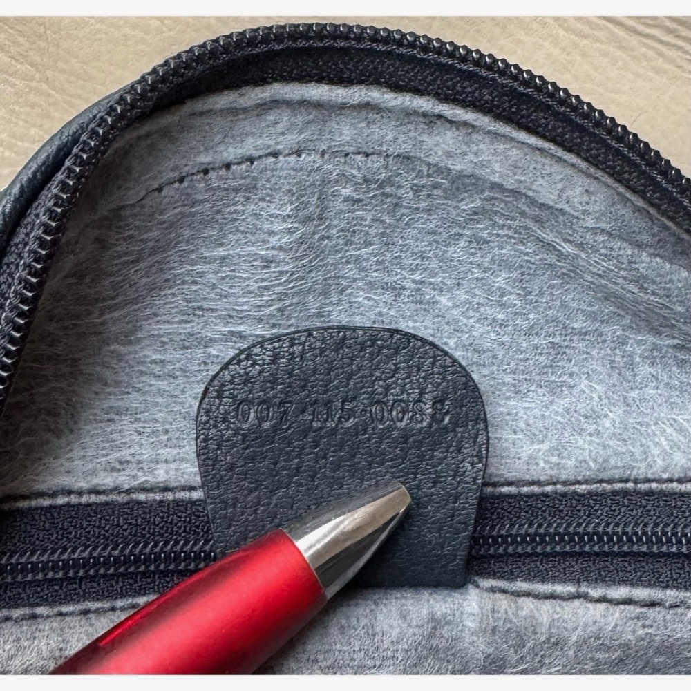 Authentic Vintage Gucci Canteen Navy Monogram Canvas Leather Round Crossbody Bag - Picture 8 of 11